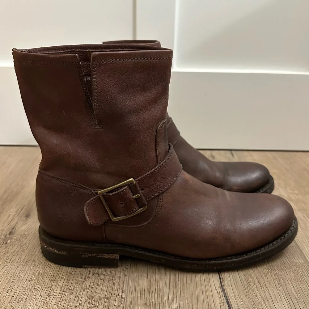 Frye Natalie short engineer Brown Leather Ankle Boots with Buckle size 8 - Picture 1 of 9